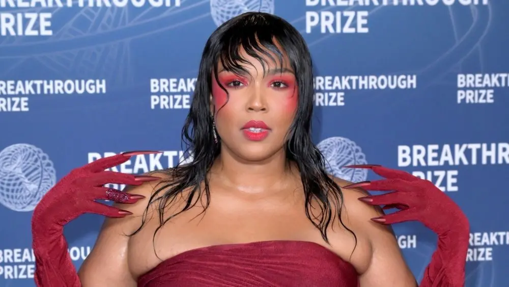 Lizzo at the 11th Breakthrough Prize Awards at Barker Hangar. Santa Monica^ CA. 02MAR2025