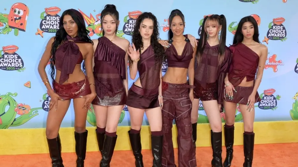 Katseye - Lara Raj^ Yoonchae Jeong^ Daniela Avanzini^ Manon Bannerman^ Megan Skiendiel and Sophia Laforteza at the 2025 Kids' Choice Awards at Barker Hanger. SANTA MONICA^ USA. June 21^ 2025