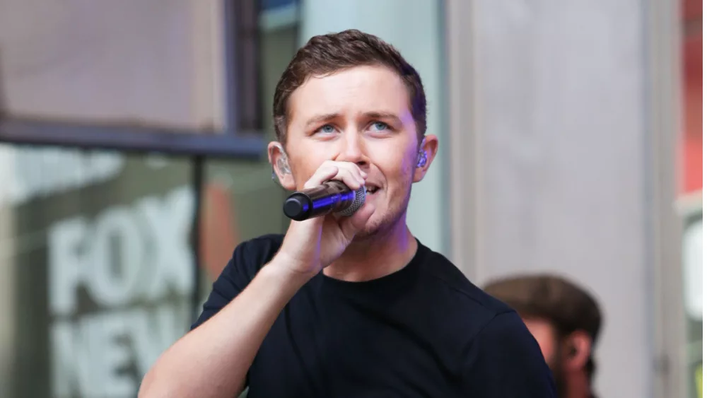 Scotty McCreery performs at 48th Street and 6th Avenue on July 31^ 2015 in New York City.