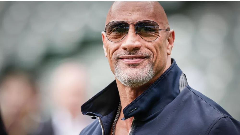 Dwayne Johnson and Chris Evans to star in holiday film "Red One" 106.