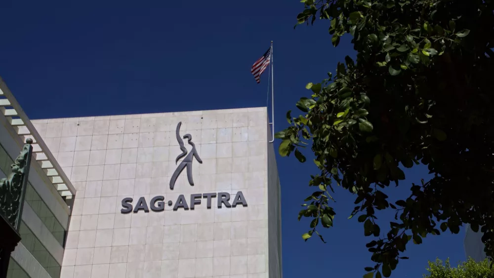 shutterstock_2003441258963049