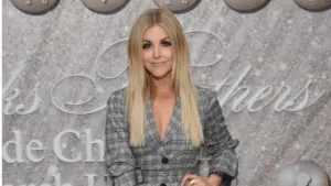 Lindsay Ell arrives for the Brooks Brothers Holiday Celebration Honoring St. Jude on December 07^ 2019 in West Hollywood^ CA
