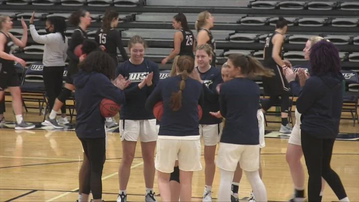 u-of-indy-at-uis-wbb_preview-0000000-2