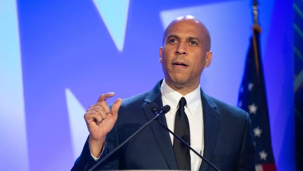 Sen. Cory Booker addresses the audience at the National Association of Black Journalists and answers panel questions. Aventura^ FL/ USA - August 8^ 2019