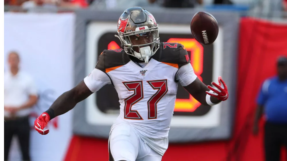 shutterstock_1560165845830612