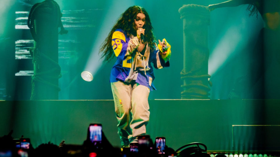 SZA announces 'SOS' deluxe edition, 'Lana' | 100.7 KGMO