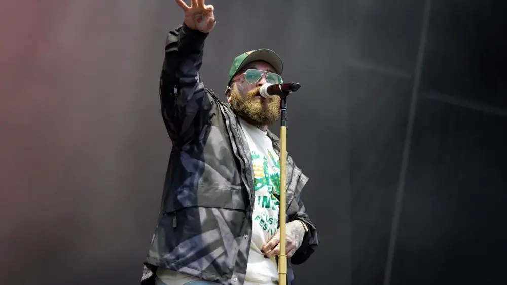 Jaten Collin Dimsdale^ known as Teddy Swims^ performs on stage at the 2024 Soundside Music Festival. Bridgeport^ Connecticut - September 29^ 2024
