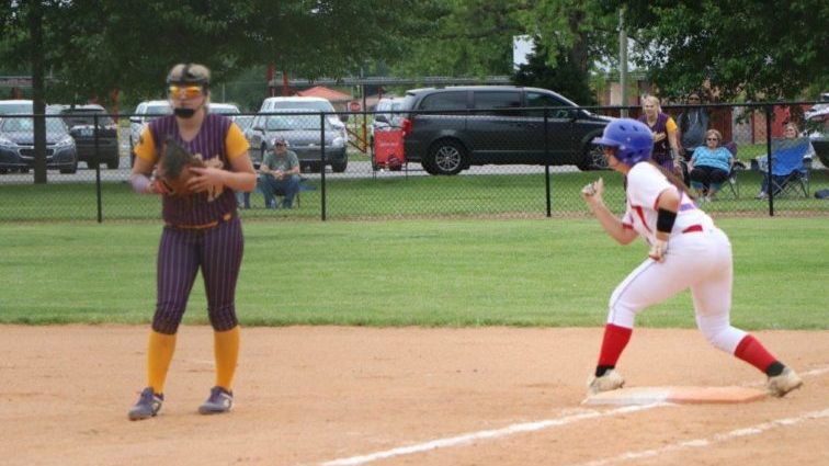 christian-county-vs-lyon-county-softball-18-e1621122606272