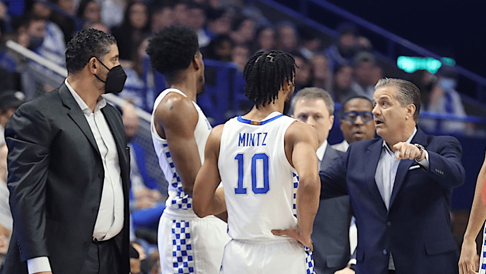 Jerry Stackhouse sneakers are from cancer patient for Vanderbilt-Kentucky  basketball game