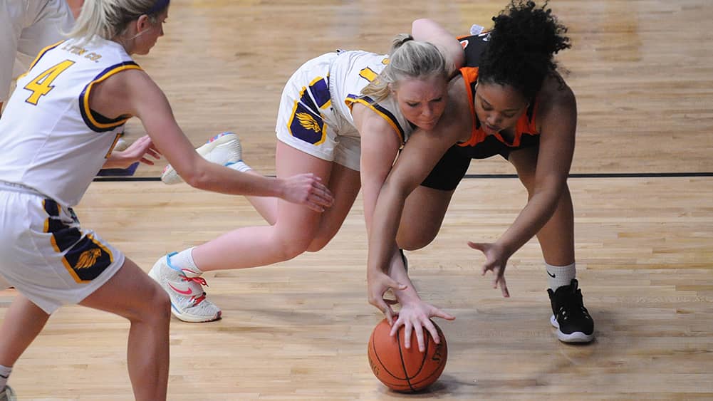 ella-defew-vs-hoptown