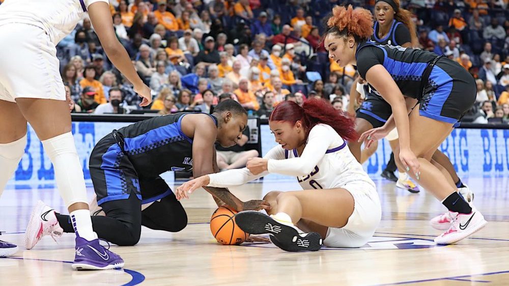 loose-ball-8