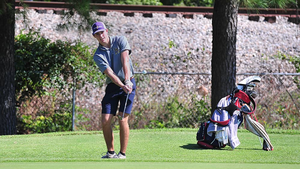 travis-perry-at-regional-golf-tourney