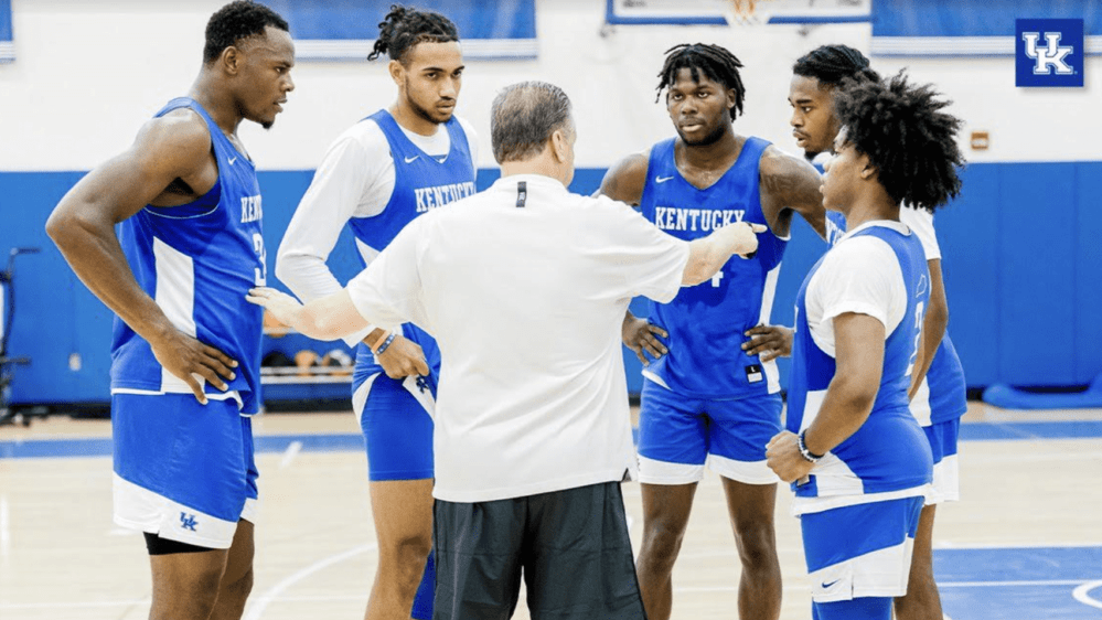 Kentucky basketball: Young team is growing up quickly