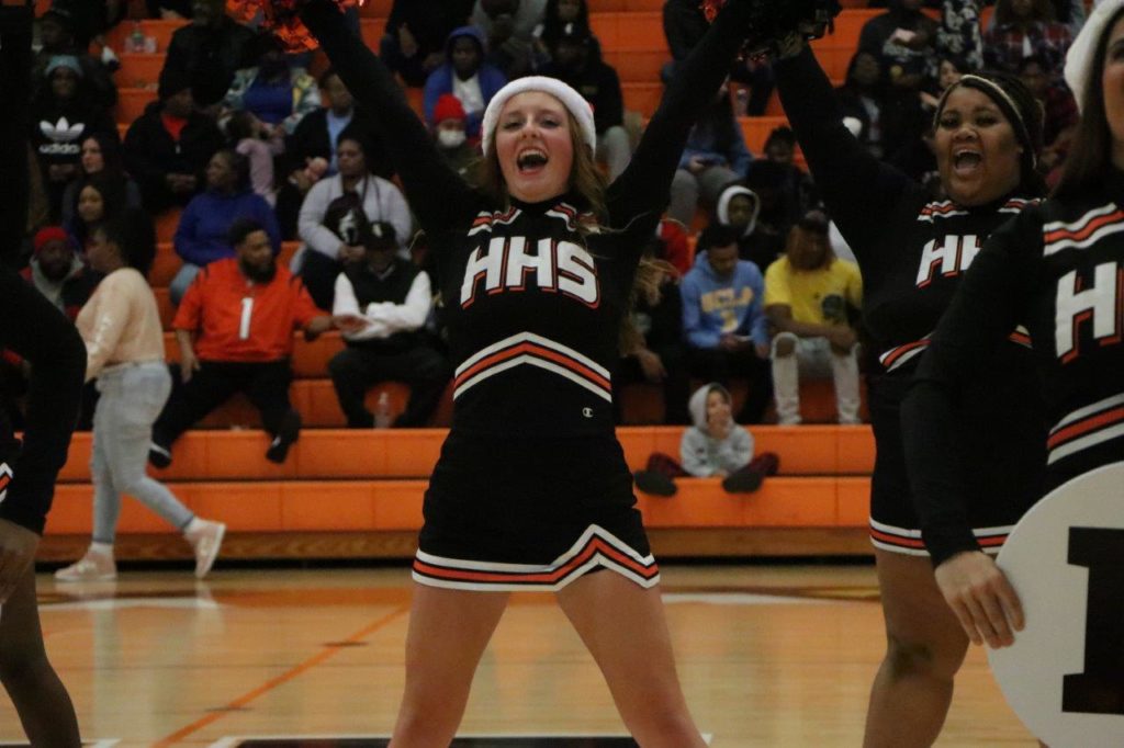 PHOTOS – Hoptown Cheerleaders in the Holiday Spirit | Your Sports Edge 2021
