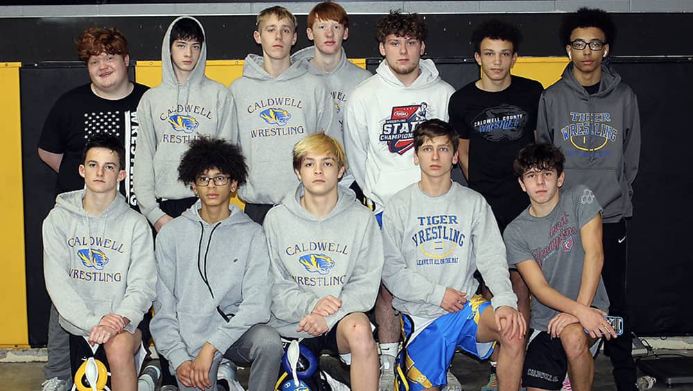 caldwell-wrestlers-at-woodford-county