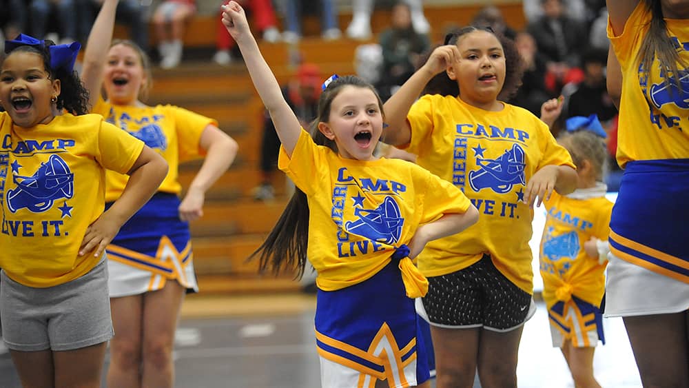 youth-cheerleaders