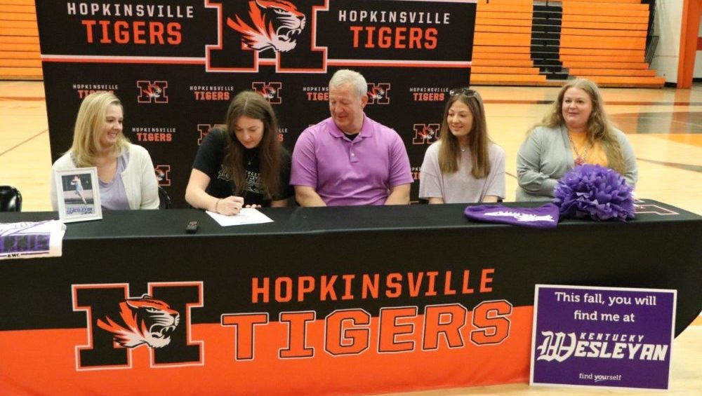 ella-brown-signing-17-2