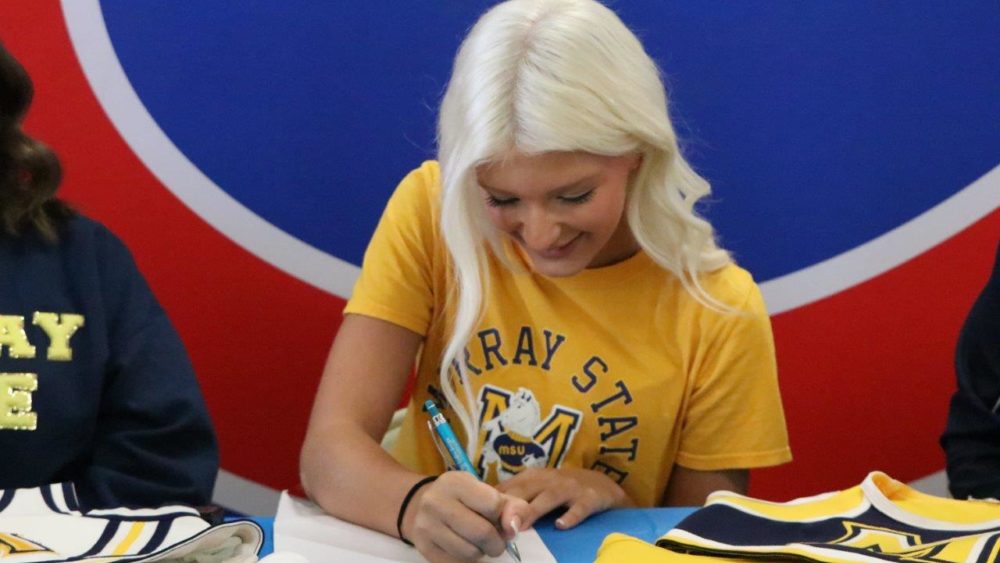 emma-kay-white-signing-14-2