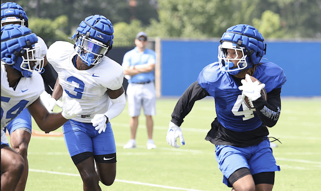 Going Against Kentucky Defense in Practice a Real Pain for UK Offense ...