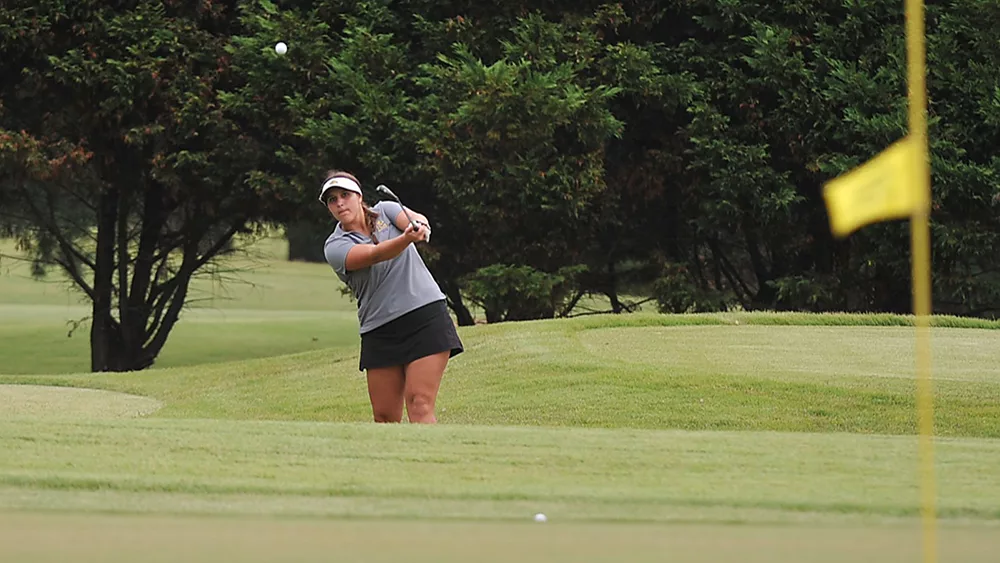 lilly-perry-at-regional-golf-tournament