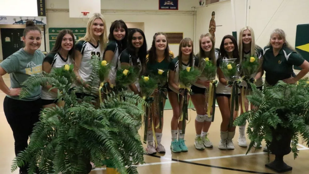uha-vb-senior-nite-1-2