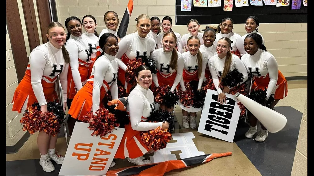 Hoptown Cheer Squad Takes Fourth Place at Region | Your Sports Edge 2021