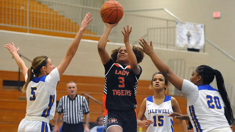 alicia-davis-at-caldwell