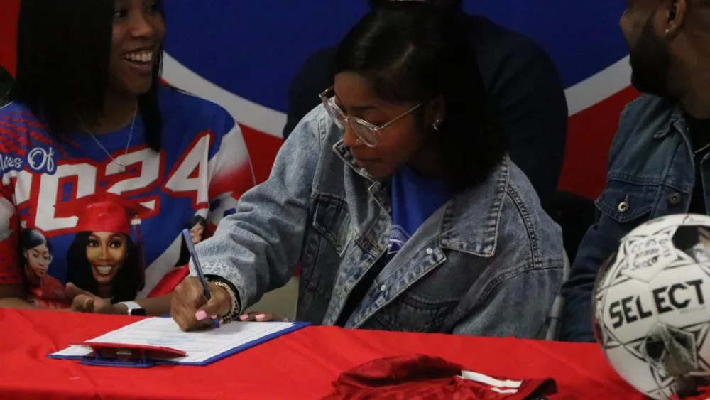 signing-day-cchs-44-2