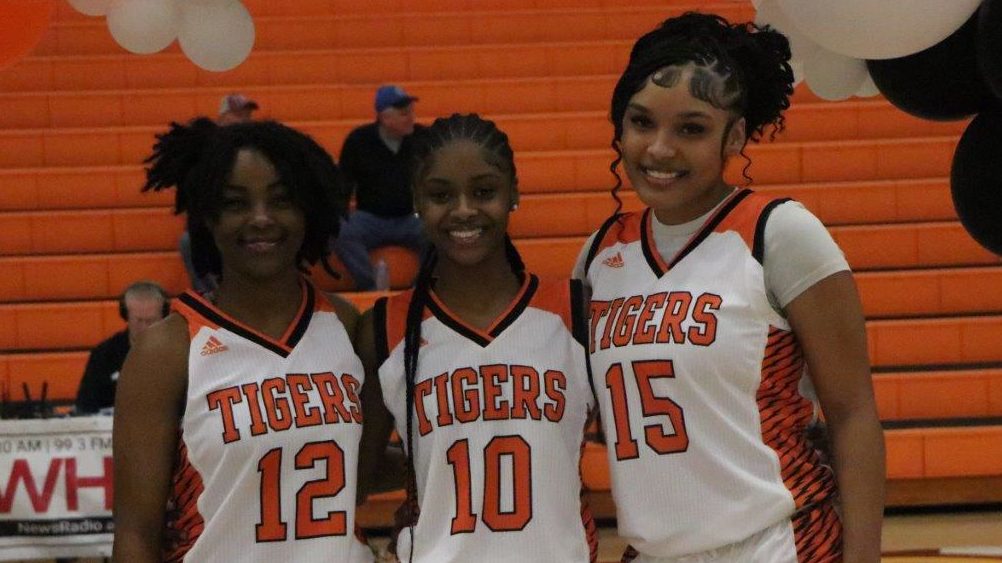 lady-tiger-senior-night-10-3