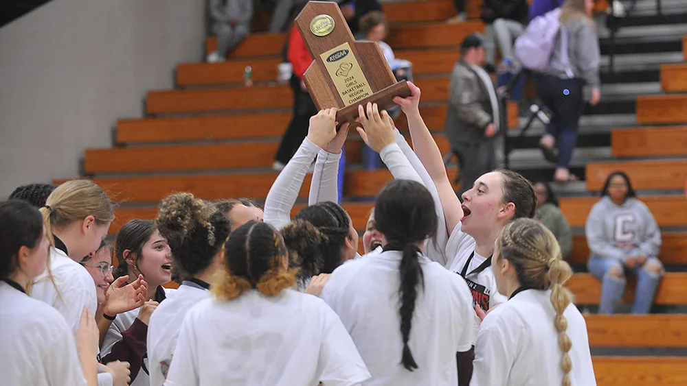 henderson-girls-with-trophy-2