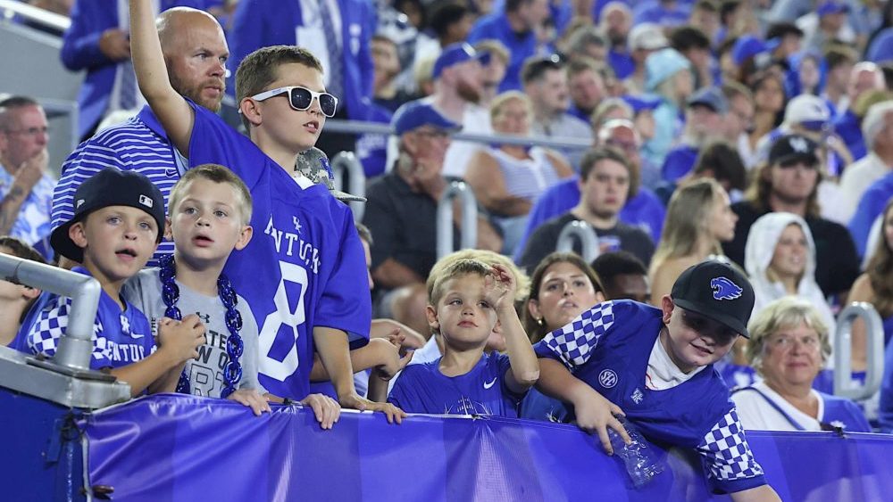 young-fans-24