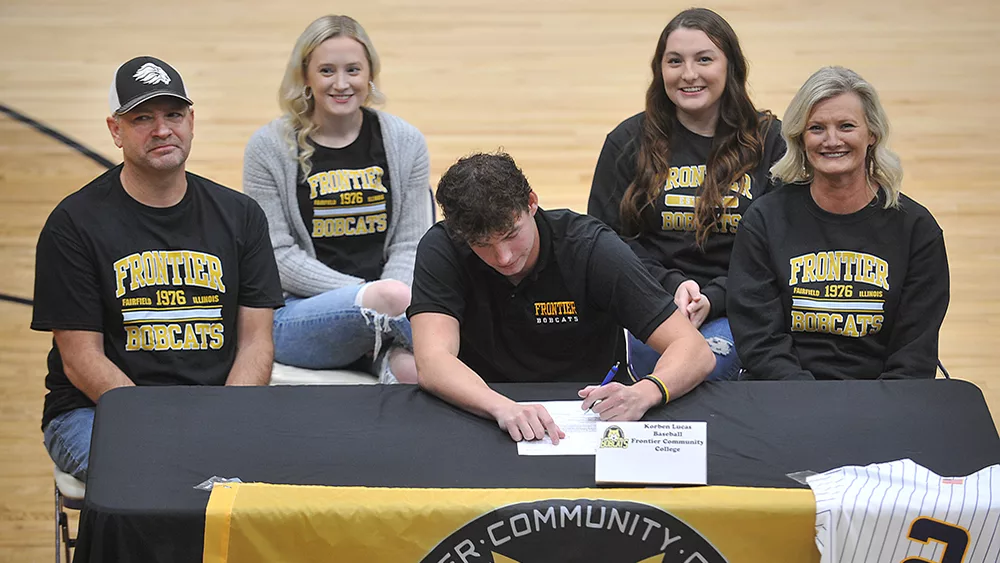 korben-lucas-signs-with-frontier
