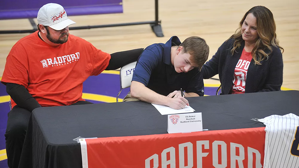 eli-baker-signs-with-radford