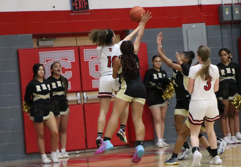 Lady Rebels Roll Past Russellville for District Win | Your Sports Edge 2021