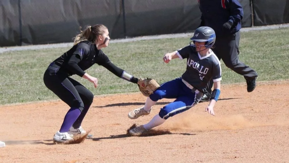 lyon-softball-3-3