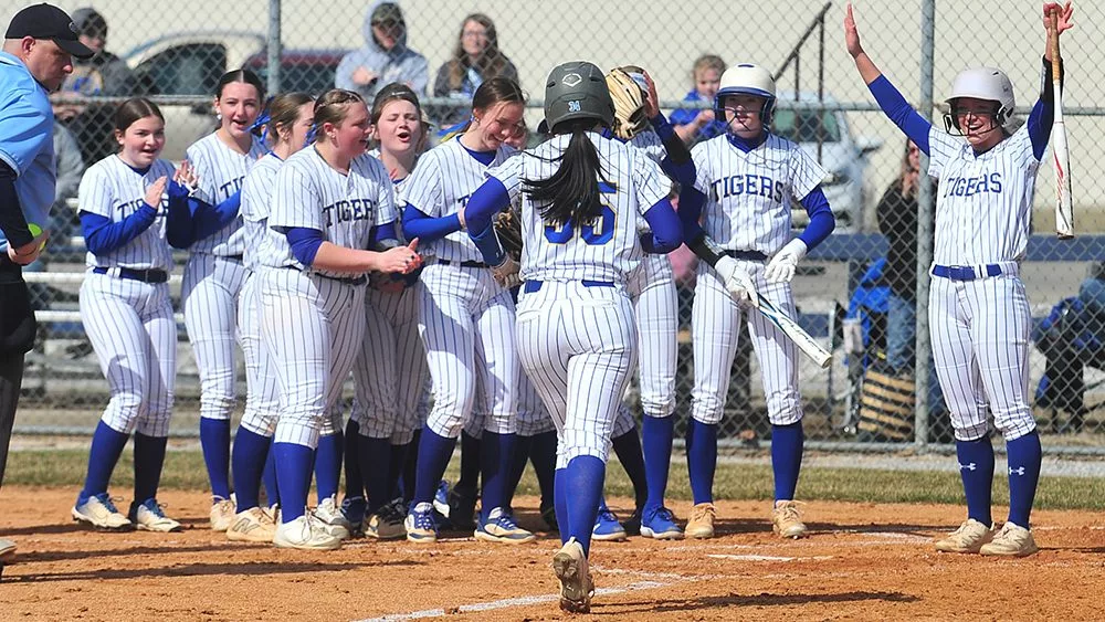 lady-tiger-softball-2