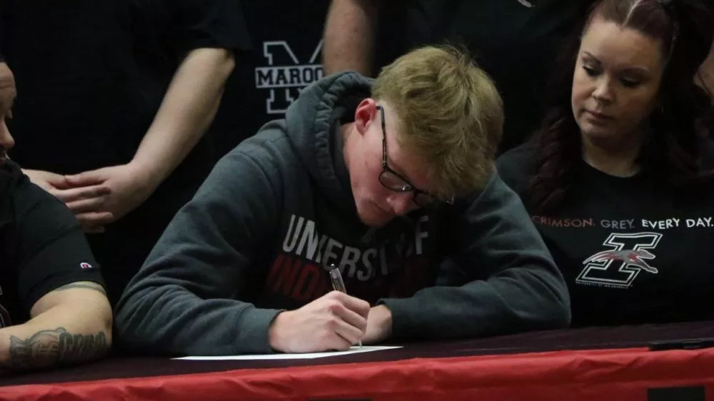 kanyon-johnson-signing-117-2