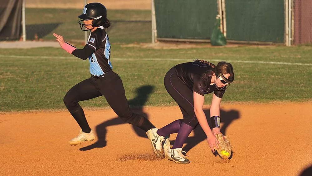 lyon-union-softball