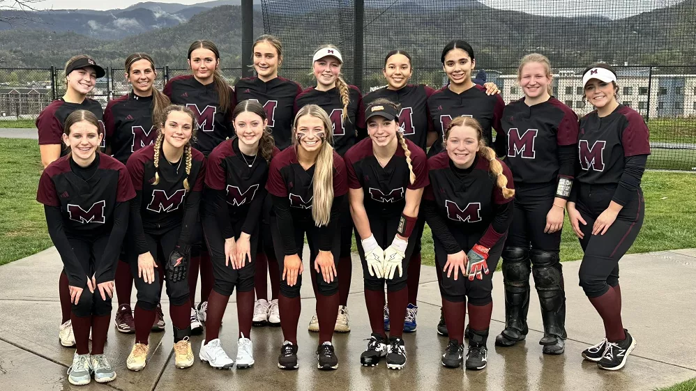 lady-maroons-in-the-mountains