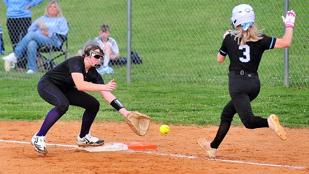 lyon-muhlenberg-softball-1