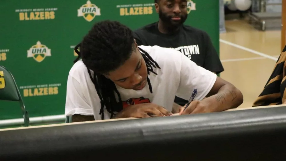 elijah-walton-signing-4-2