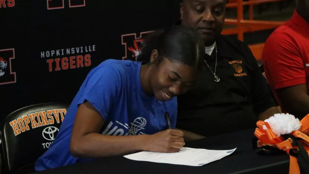 lashanti-signing-44-2
