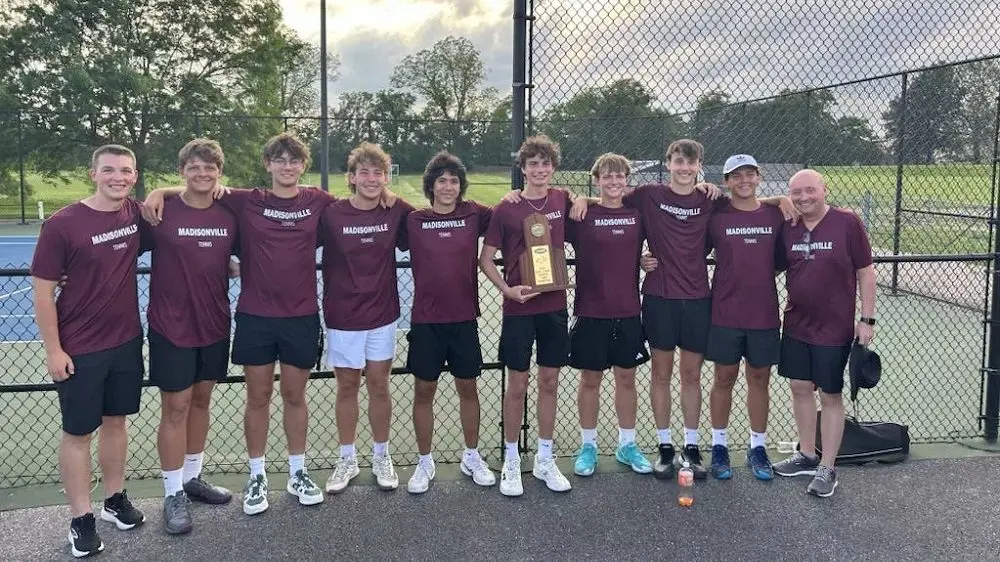 maroons-team-tennis
