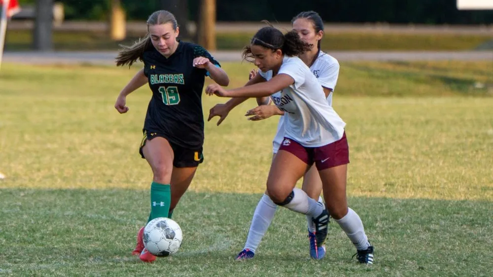 uha-hendersondsc08995