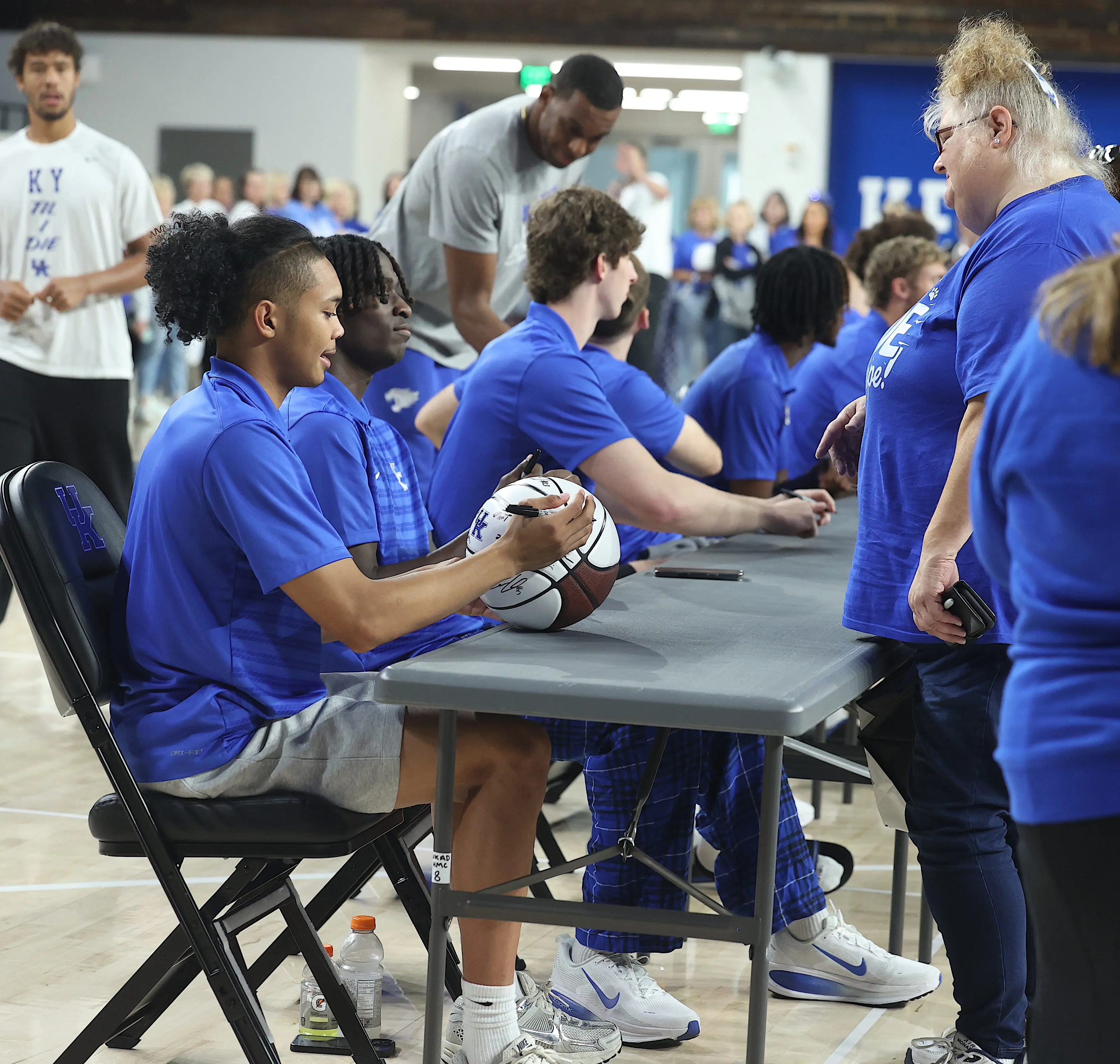 signing-14