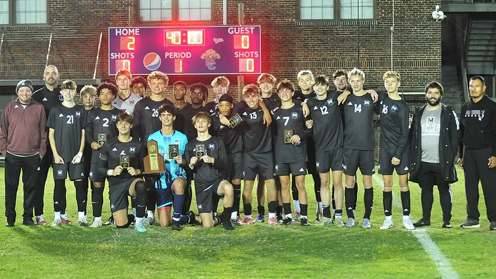 maroons-with-district-trophy