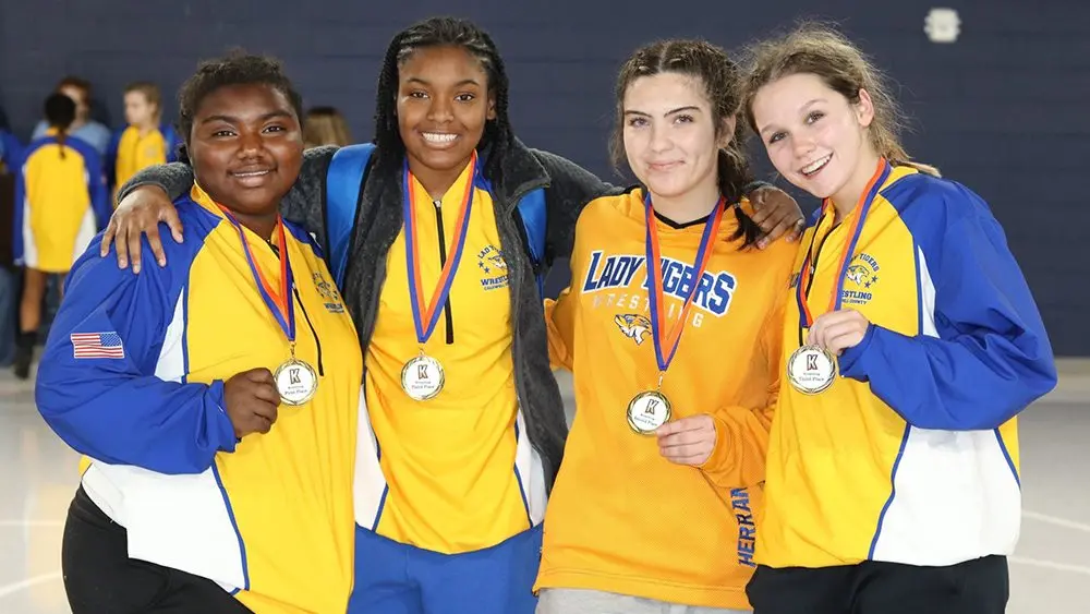 caldwells-girls-at-kirkwood