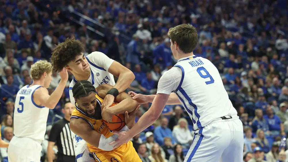 moreno-fighting-hard-2