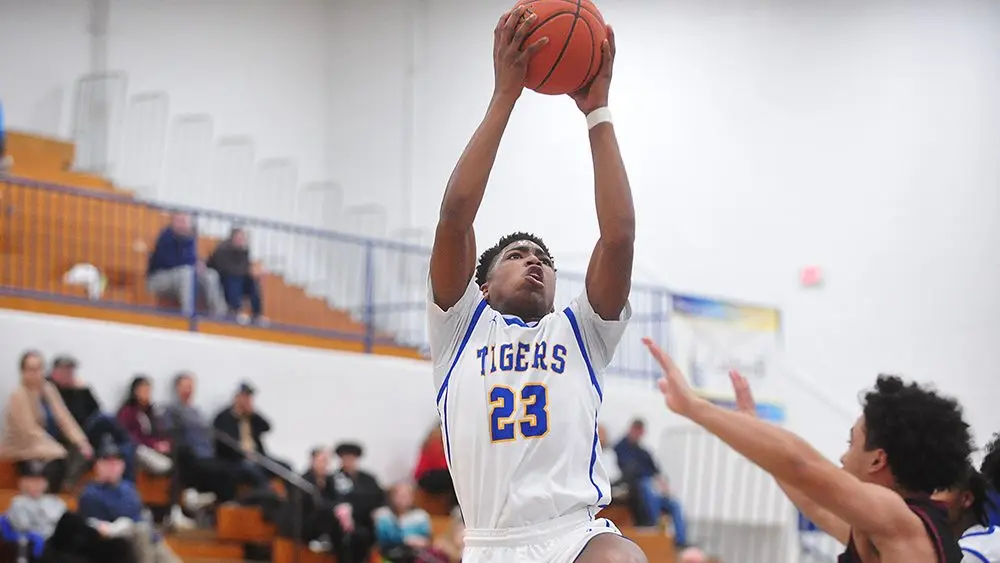 daelyn-lander-vs-madisonville-2