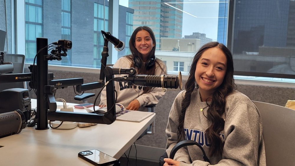 studio_ladies_1000x563